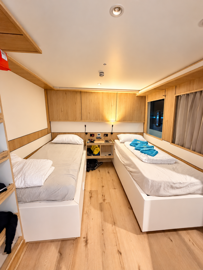 9EBBE0ED-16C3-4417-A6DD-FAF20321195D